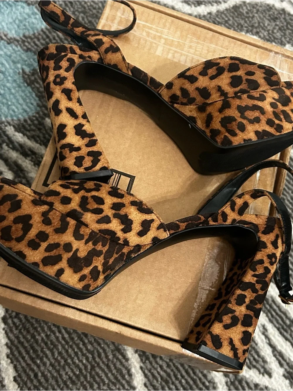 Madden Girl Leopard Print Platform Block Heel Shoes. Size 8.5